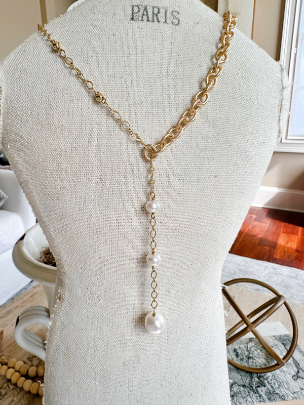 Pearl & chain Y necklace