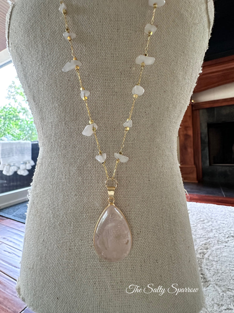 Rose quartz pendant necklace