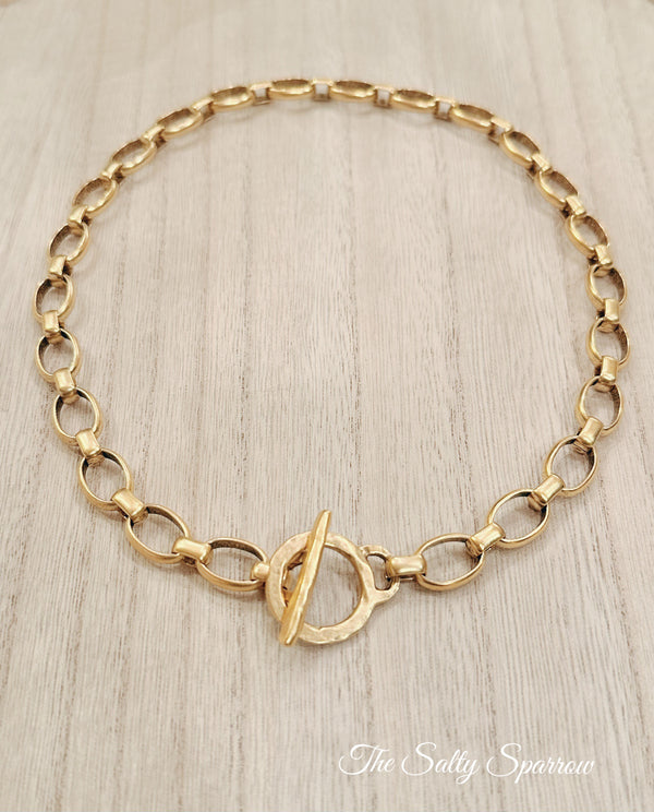 Classic toggle necklace
