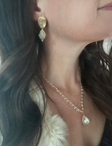 Agate dangle & mother of pearl pendant necklace