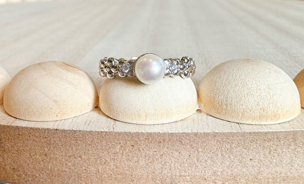 White pearl flower ring