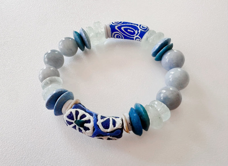 Mixed blues single bracelet