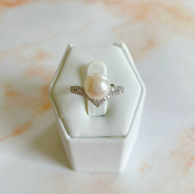 Double V freshwater pearl ring