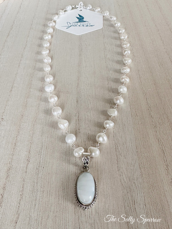 Pearl & creamy agate necklace