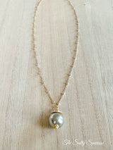 Graphite pearl necklace