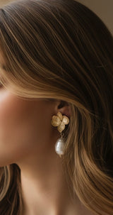 Kira floral earrings