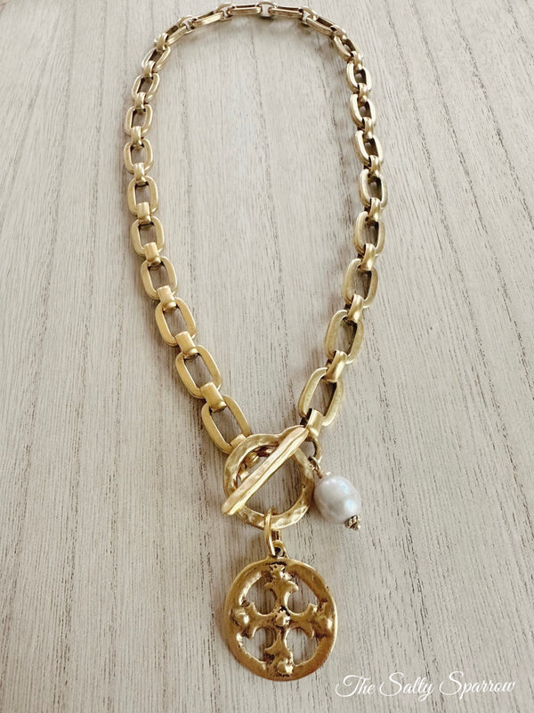 Circle cross toggle necklace
