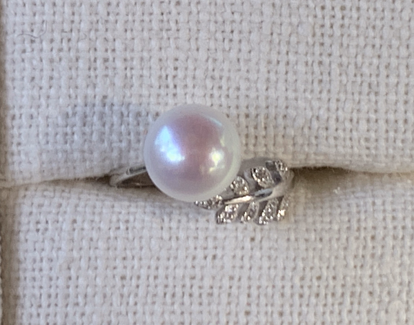 White Pearl Leaf Ring