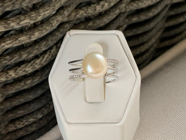 Triple band pearl ring