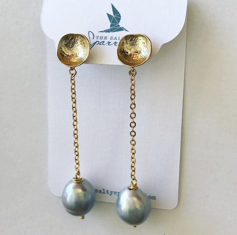 Gray pearl drop earrings