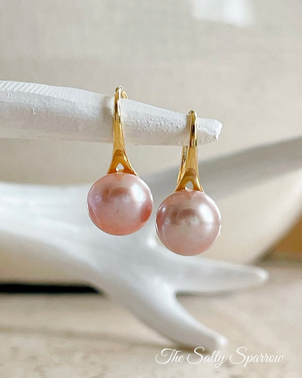 Blush pearl & gold drop earrings