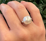 Single extra large pearl ring